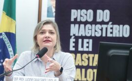 Imagem da notícia Comissão debate projeto que considera improbidade administrativa descumprir normas sobre piso salarial